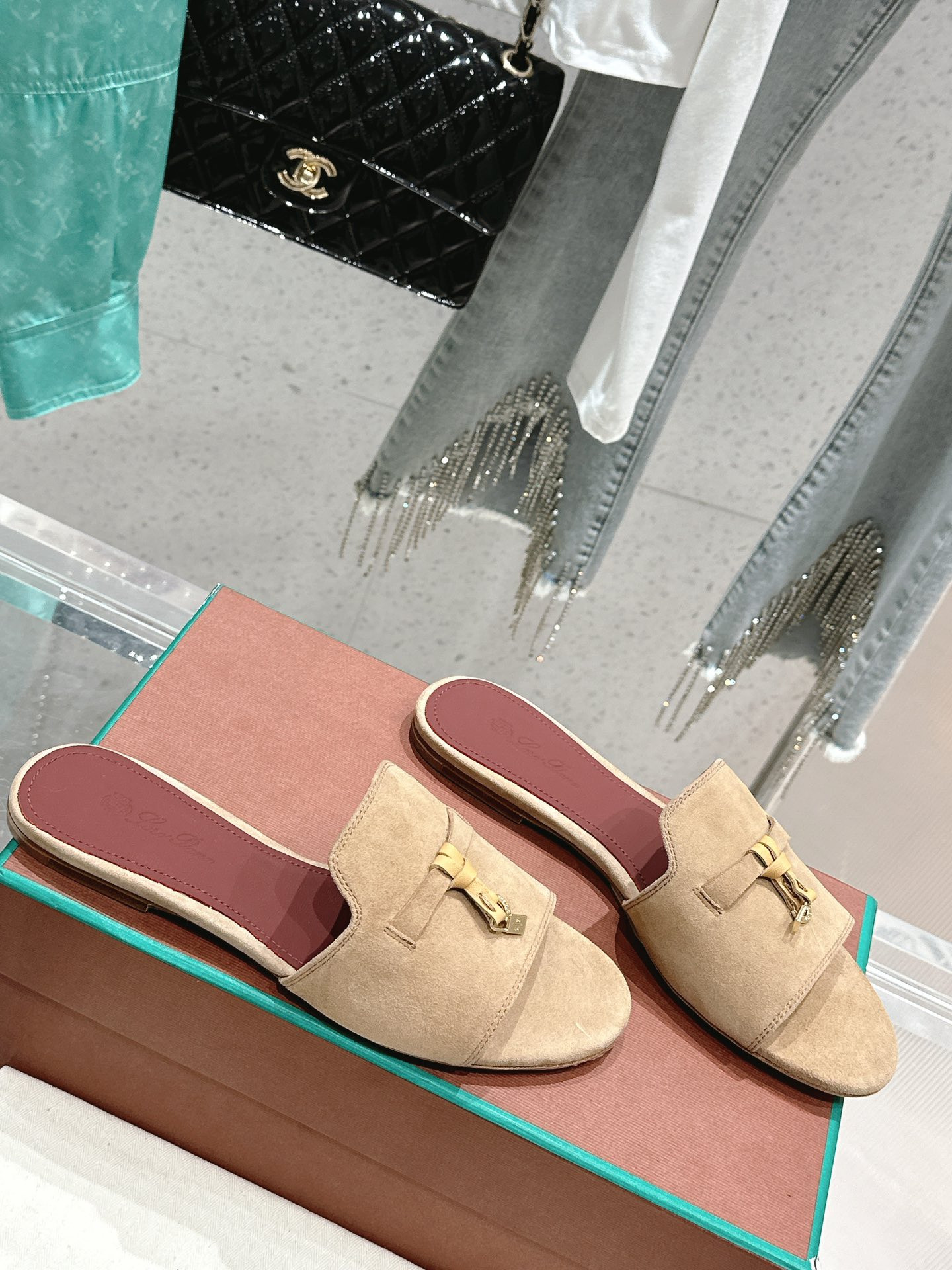 UA L0r0 P1ana Summer Charms Sandal