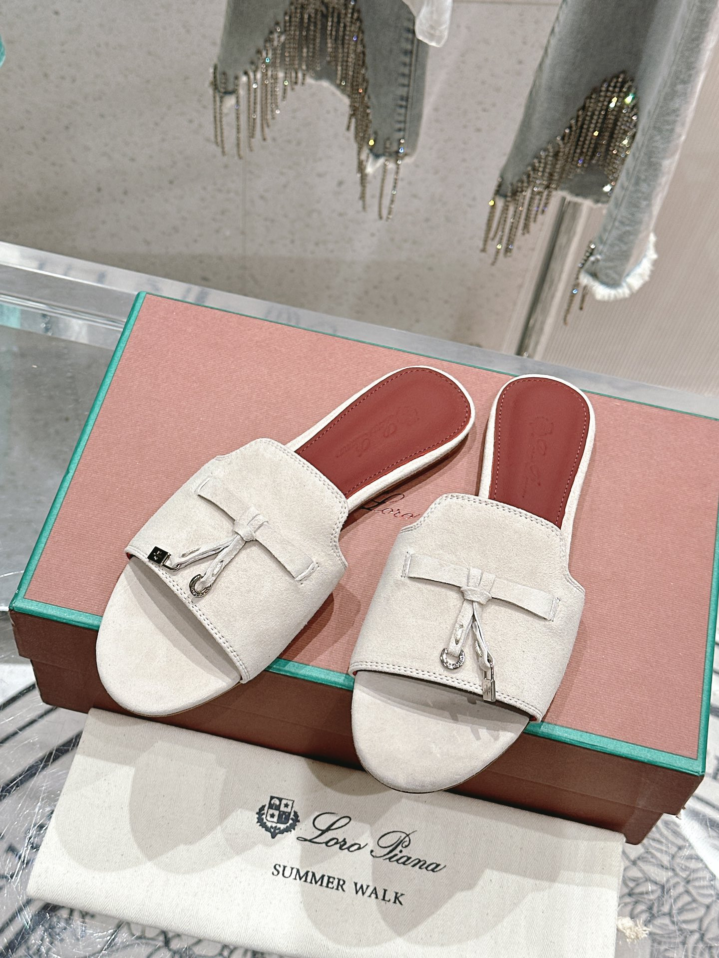 UA L0r0 P1ana Summer Charms Sandal