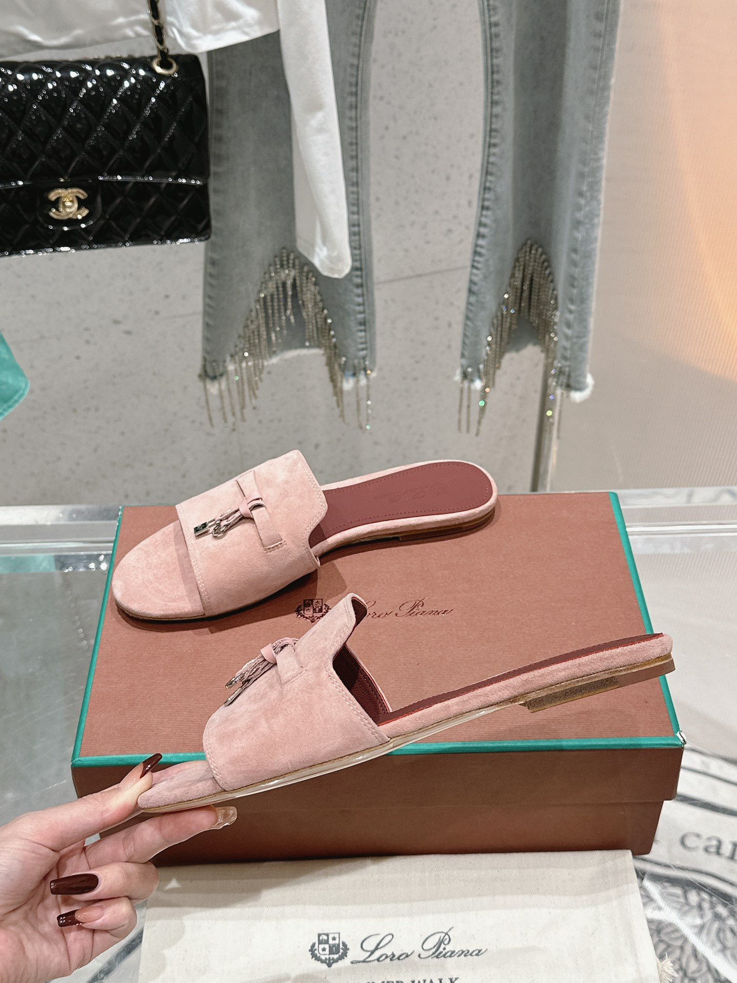 UA L0r0 P1ana Summer Charms Sandal