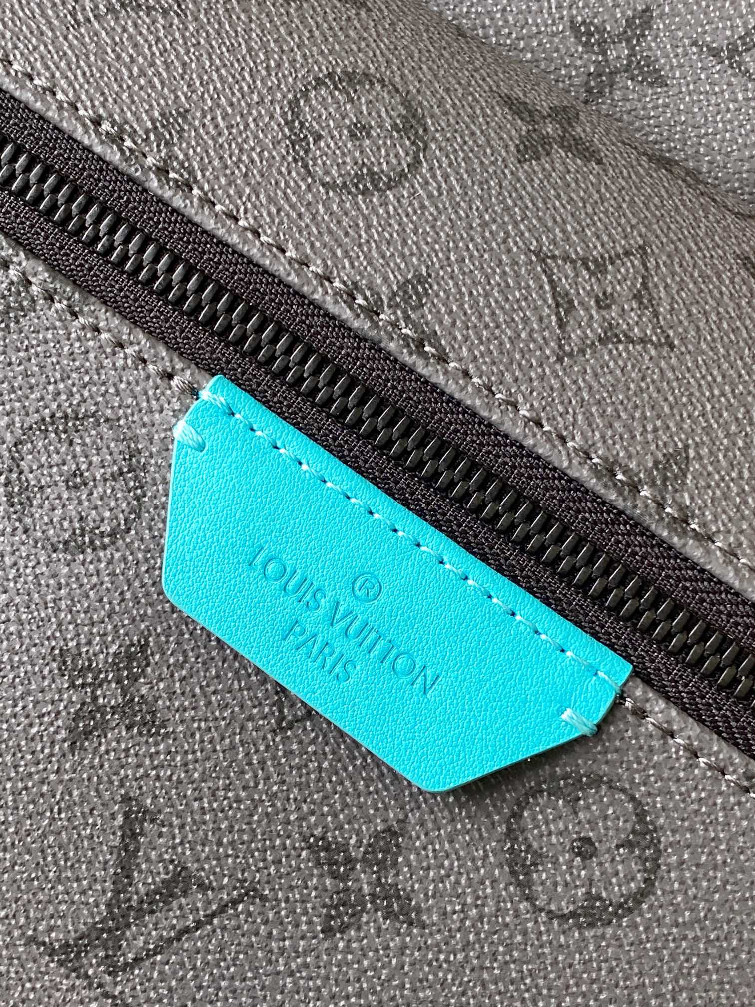LV Discovery Backpack PM M11641 29 x 38 x 20CM