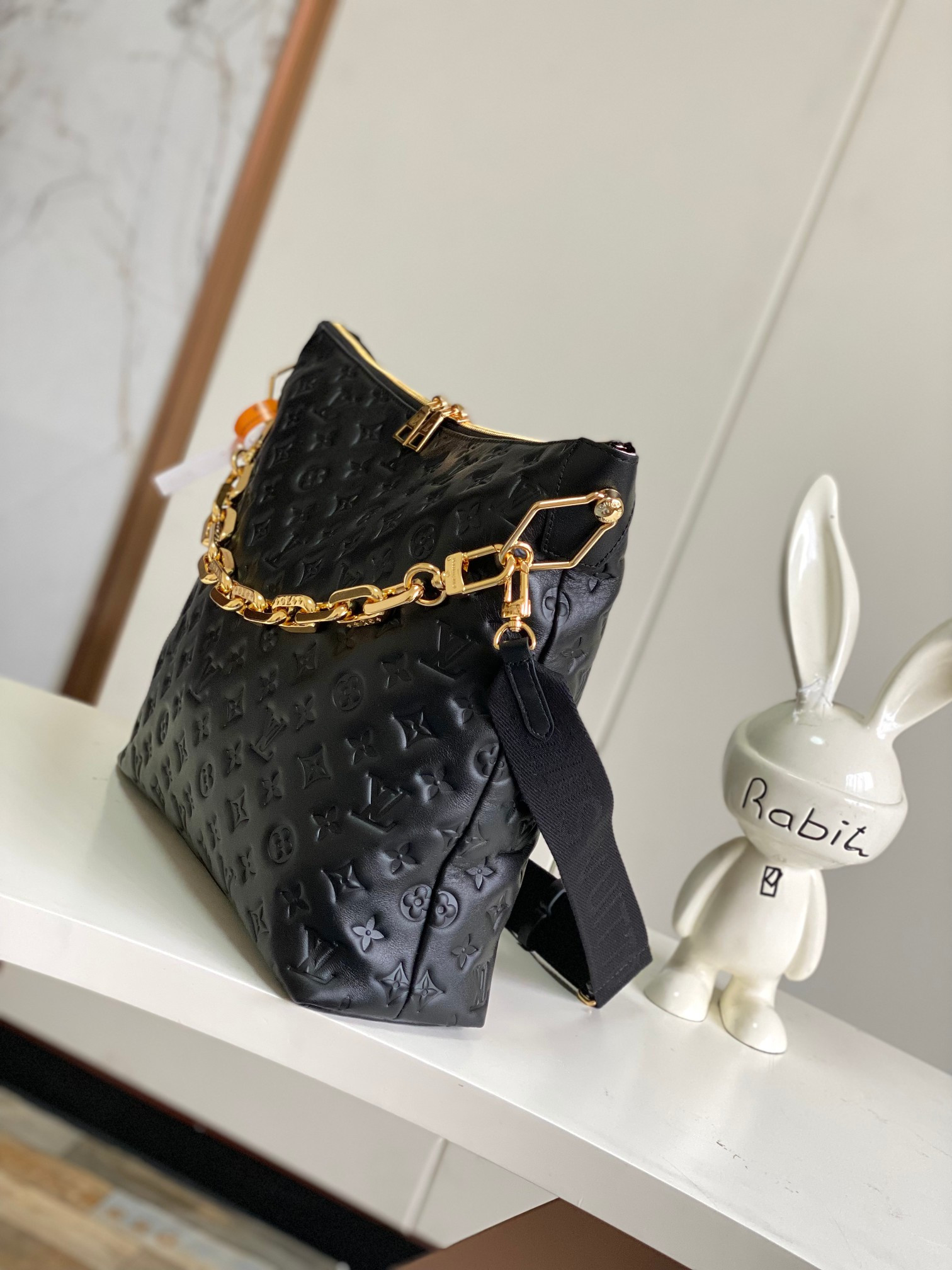 LV Coussin Hobo M12068 38x33x10CM