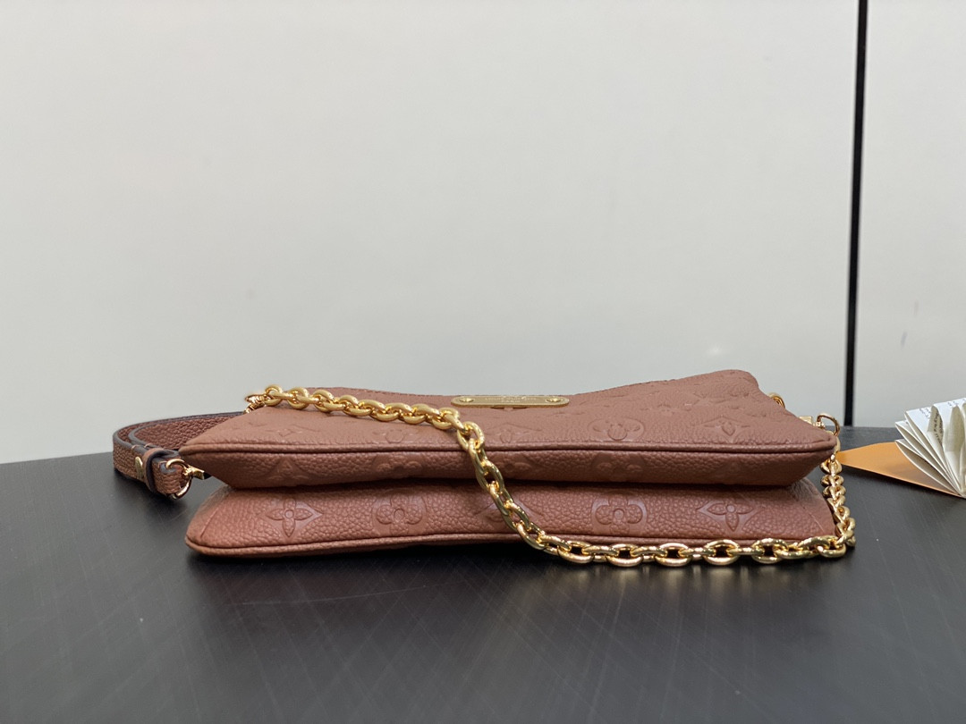 LV Liv Pochette M11916  24.3×13.5×6.5cm