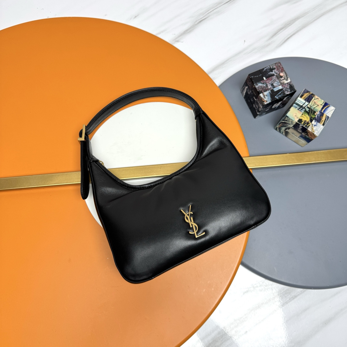 Y51 calypso mini hobo in plunged lambskin 20 X 12 X 5 cm
