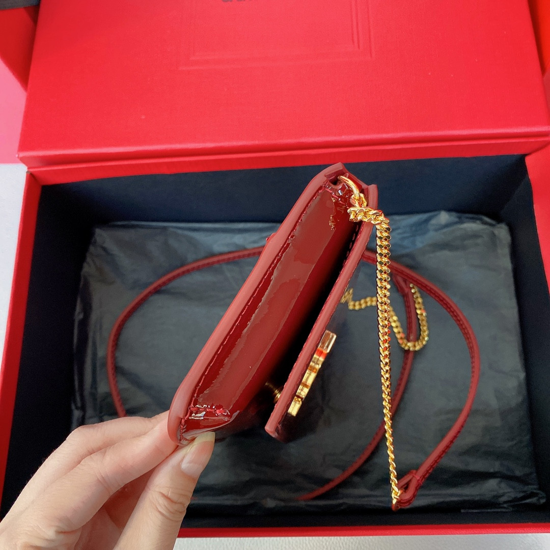 Y51 Monogram phone holder with strap (patent leather) 18 x 11 x 2.5 CM