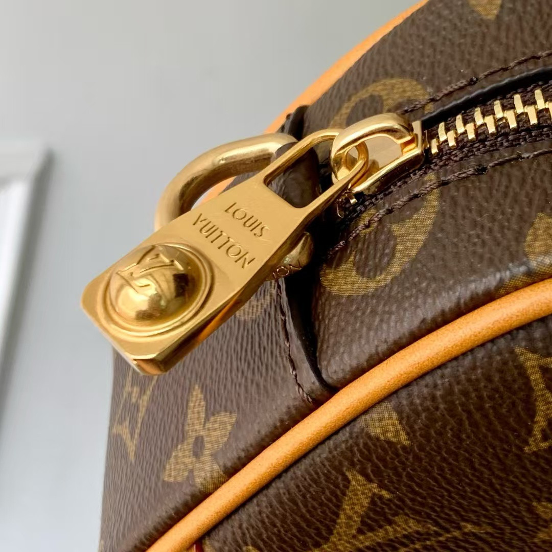 LV Trocadéro Wearable Wallet M14058 20x13x6.5cm