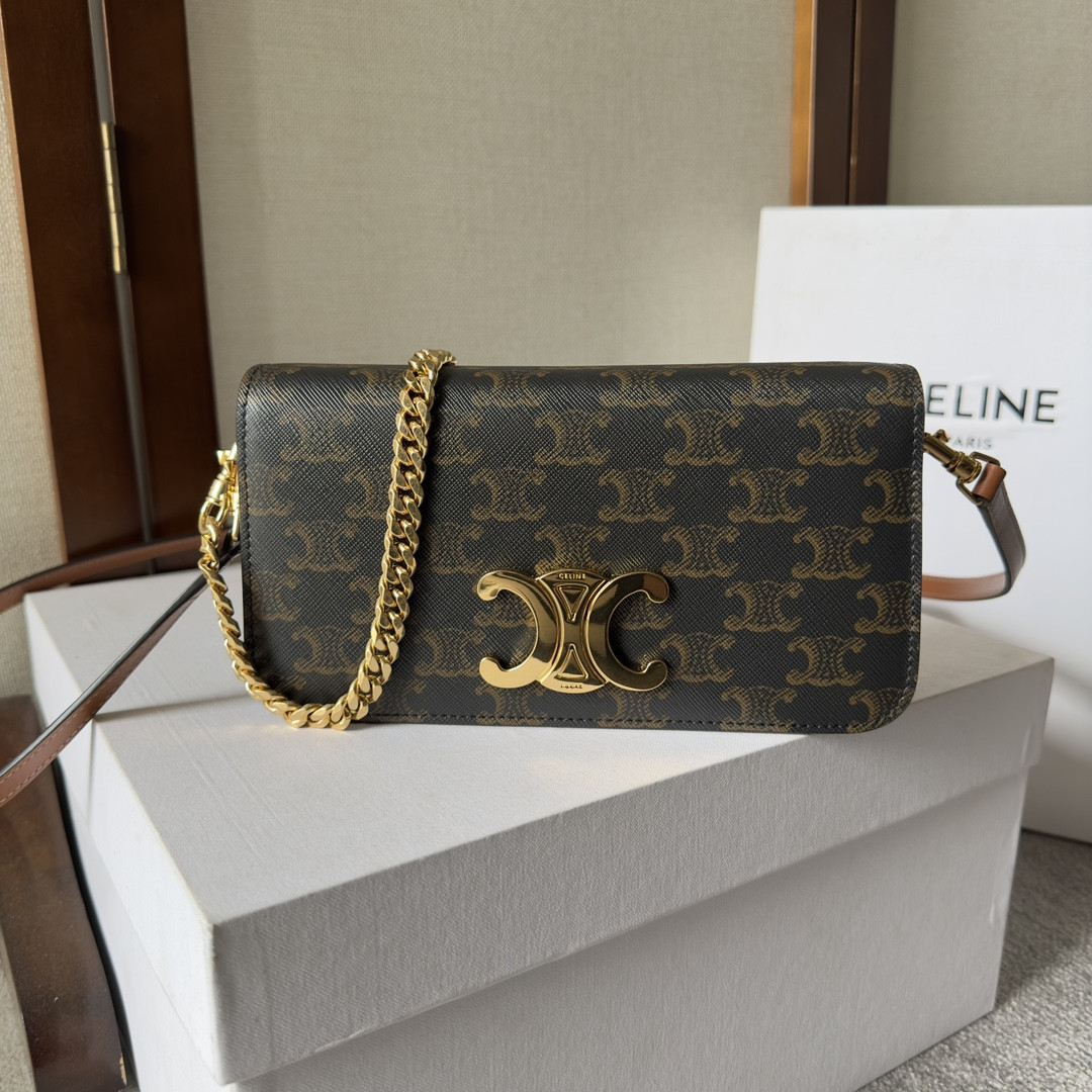 Ce1i*e MULTIPOCHETTE IN TRIOMPHE CANVAS and calfskin 20.5x11x4cm