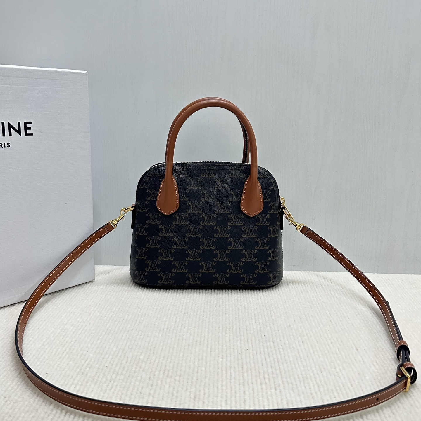 Ce1i*e TEEN HONORINE BAG IN Triomphe Canvas and Calfskin 22.5x17x10cm