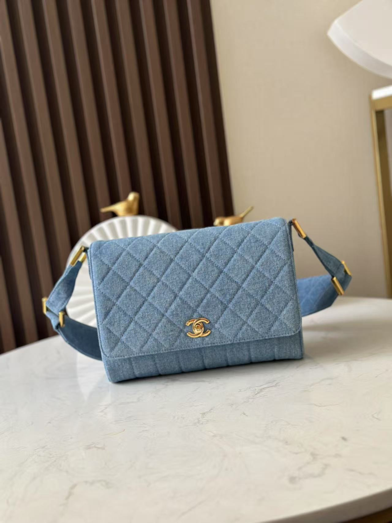 ch**el vintage De*1m shoulder bag 25.5x20x7cm
