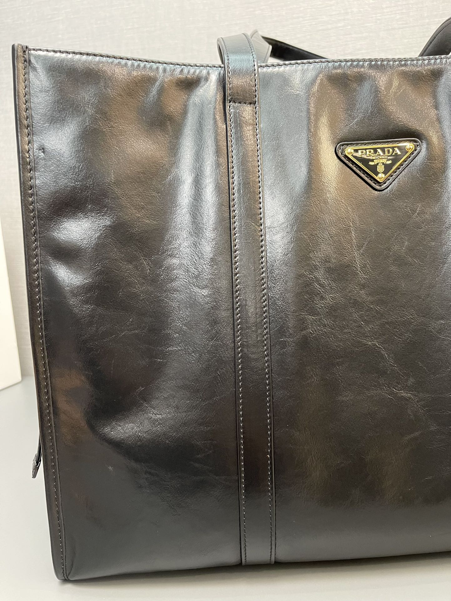 Pra*a Large leather tote bag 31x39x10cm