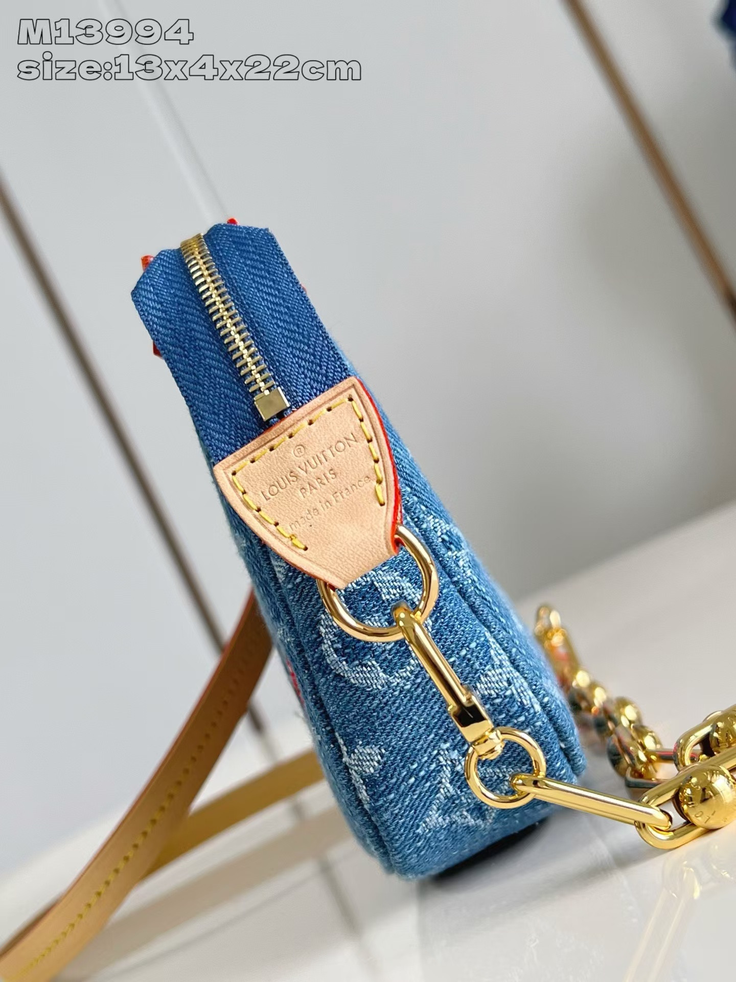 LV x TM Pochette Accessoires M13994 22x13x4cm