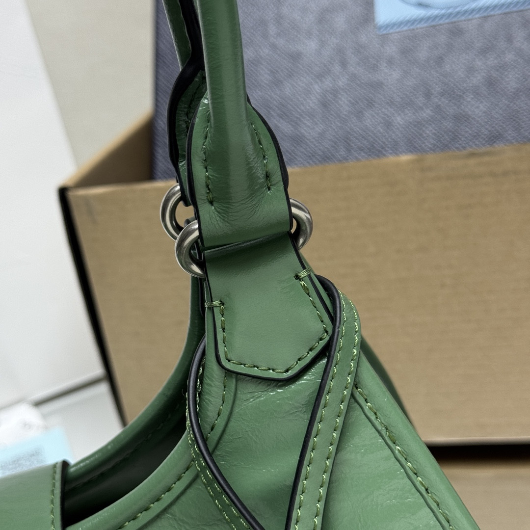Pra*a Small Leather Tote Bag 18x26x12cm