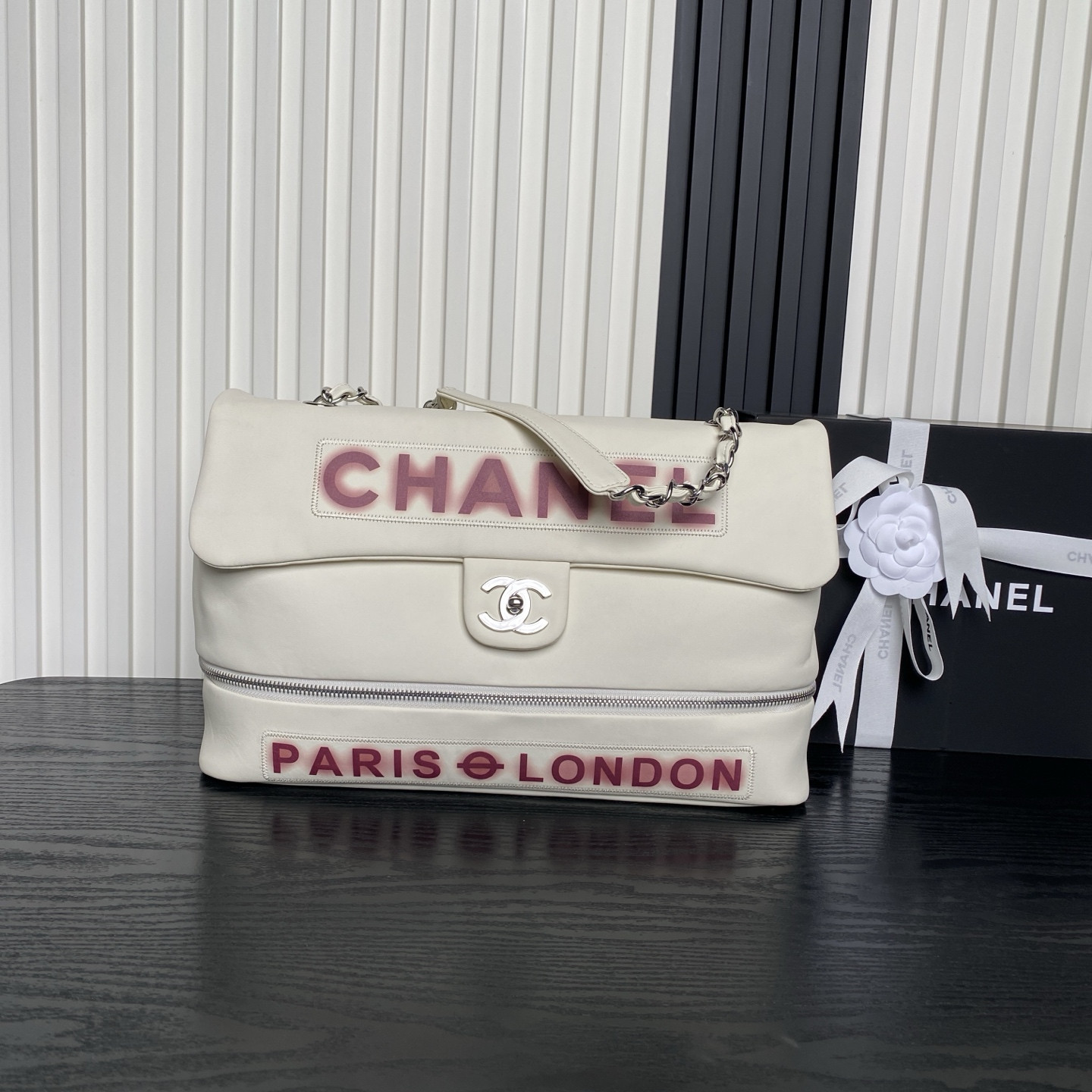 Ch**el Vintage Graffiti Tote Airport Bag 36x24x12cm