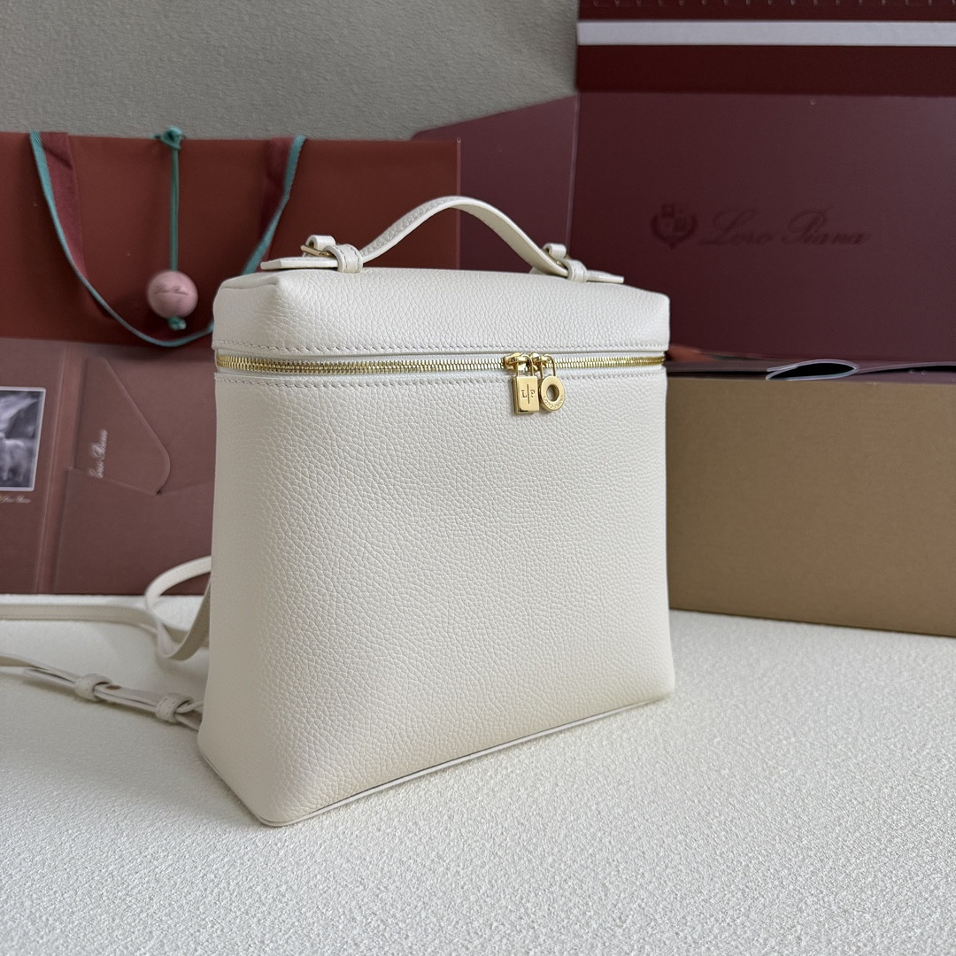 L0r0 P1ana Extra Pocket Backpack L23.5 23x21x8cm