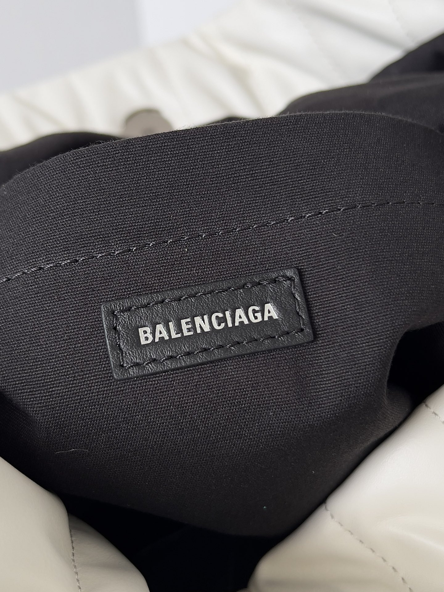 Ba1en*iaga Monaco Chain Bag Large 43.5x32x23cm