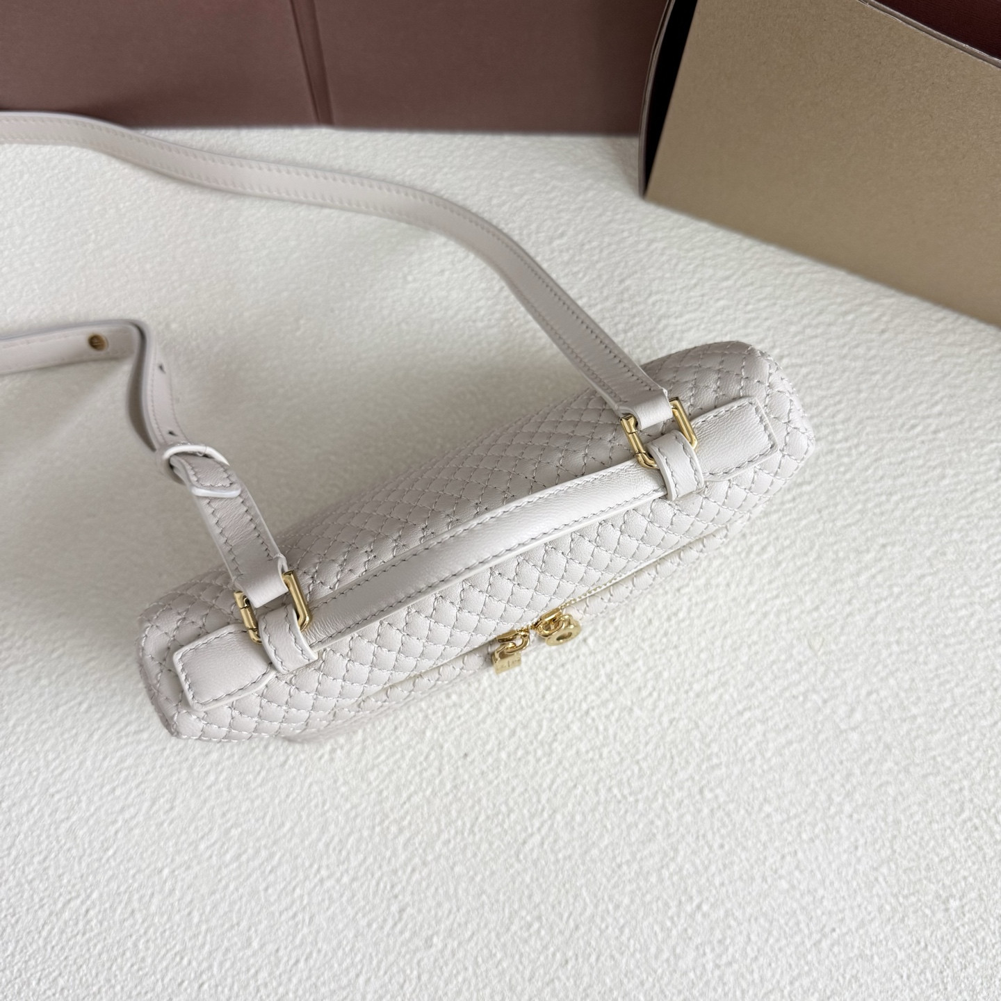 L0r0 P1ana Extra Pocket L19 Lambskin 19x11.5x7cm