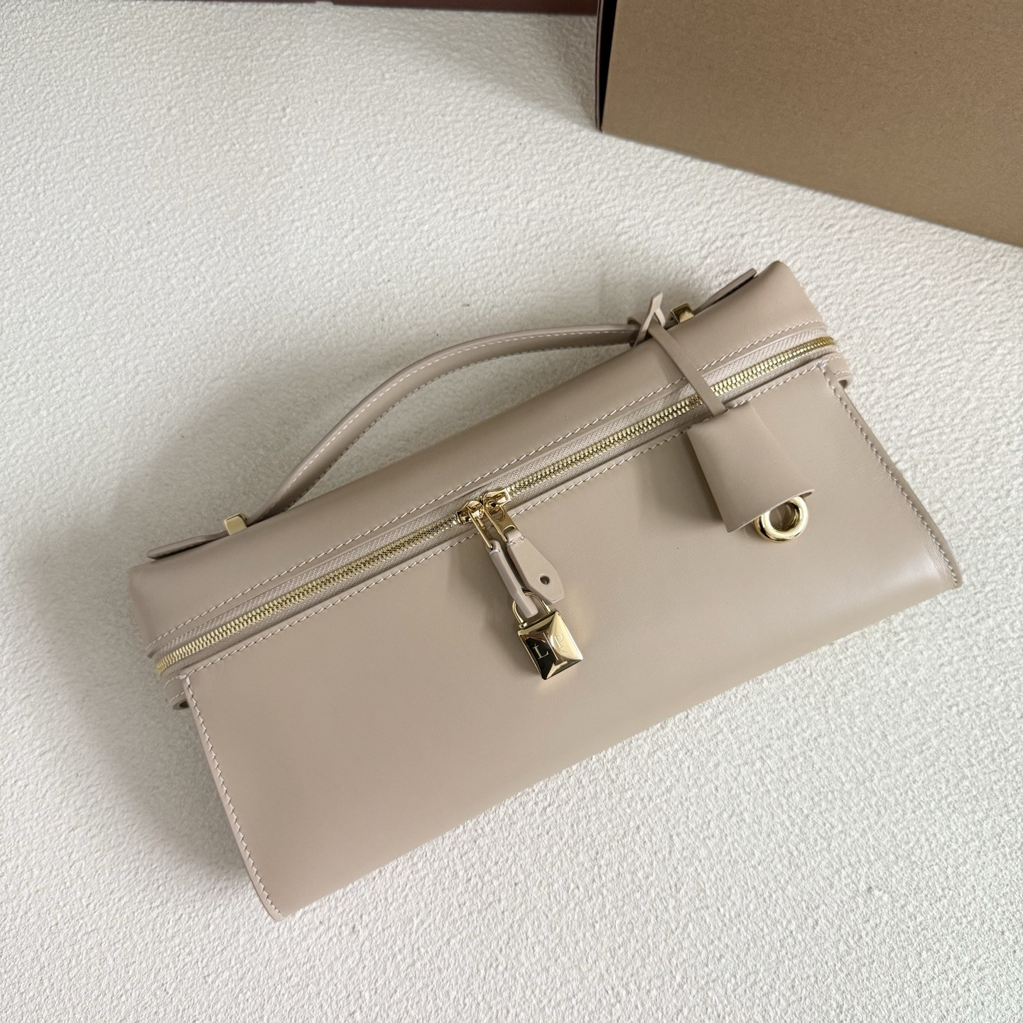 L0r0 P1ana Extra Clutch L29 29x14x3cm