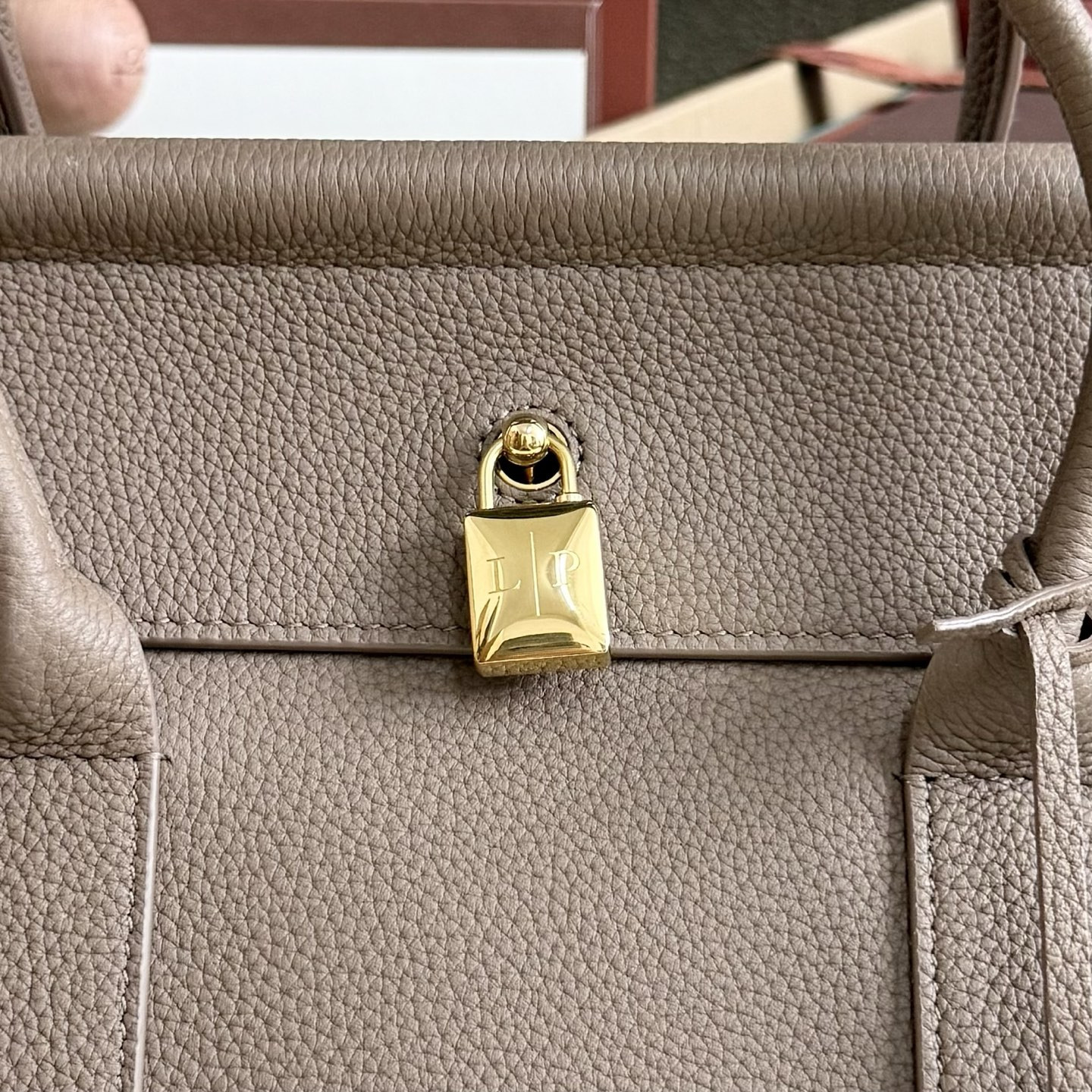 L0r0 P1ana Loom L25 Calfskin 25x18x12.5cm