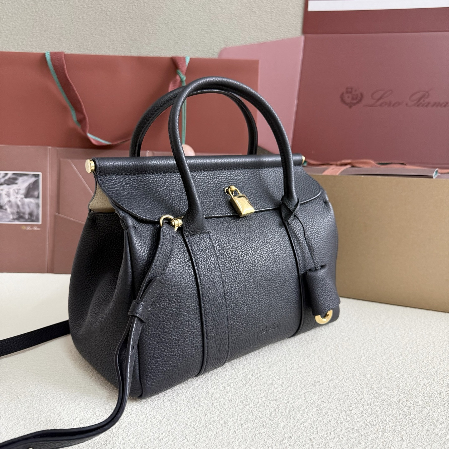 L0r0 P1ana Loom L25 Calfskin 25x18x12.5cm