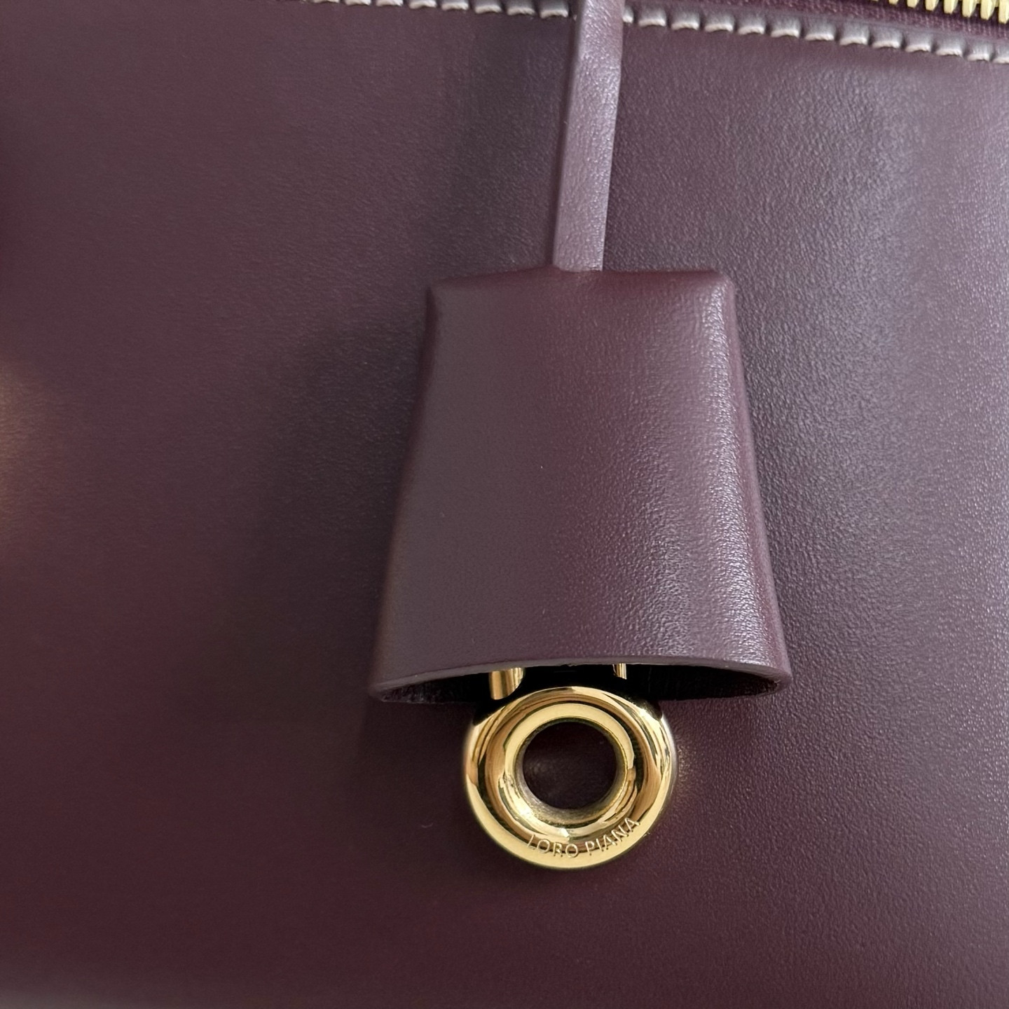 L0r0 P1ana Extra Pocket L27 Calfskin 16x27x10cm