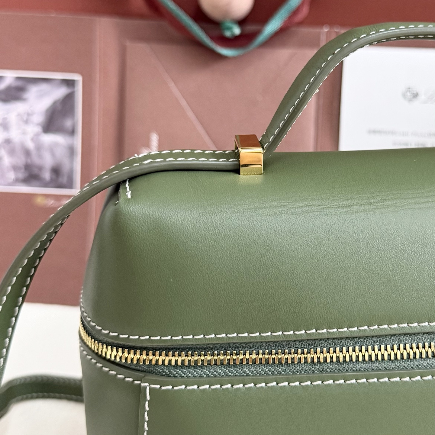 L0r0 P1ana Extra Pocket L27 Calfskin 16x27x10cm