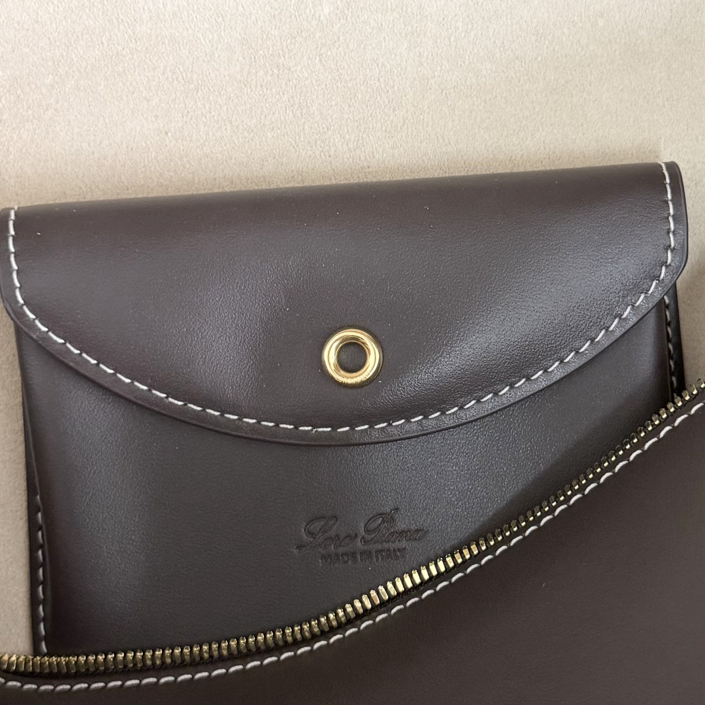 L0r0 P1ana Extra Pocket L27 Calfskin 16x27x10cm