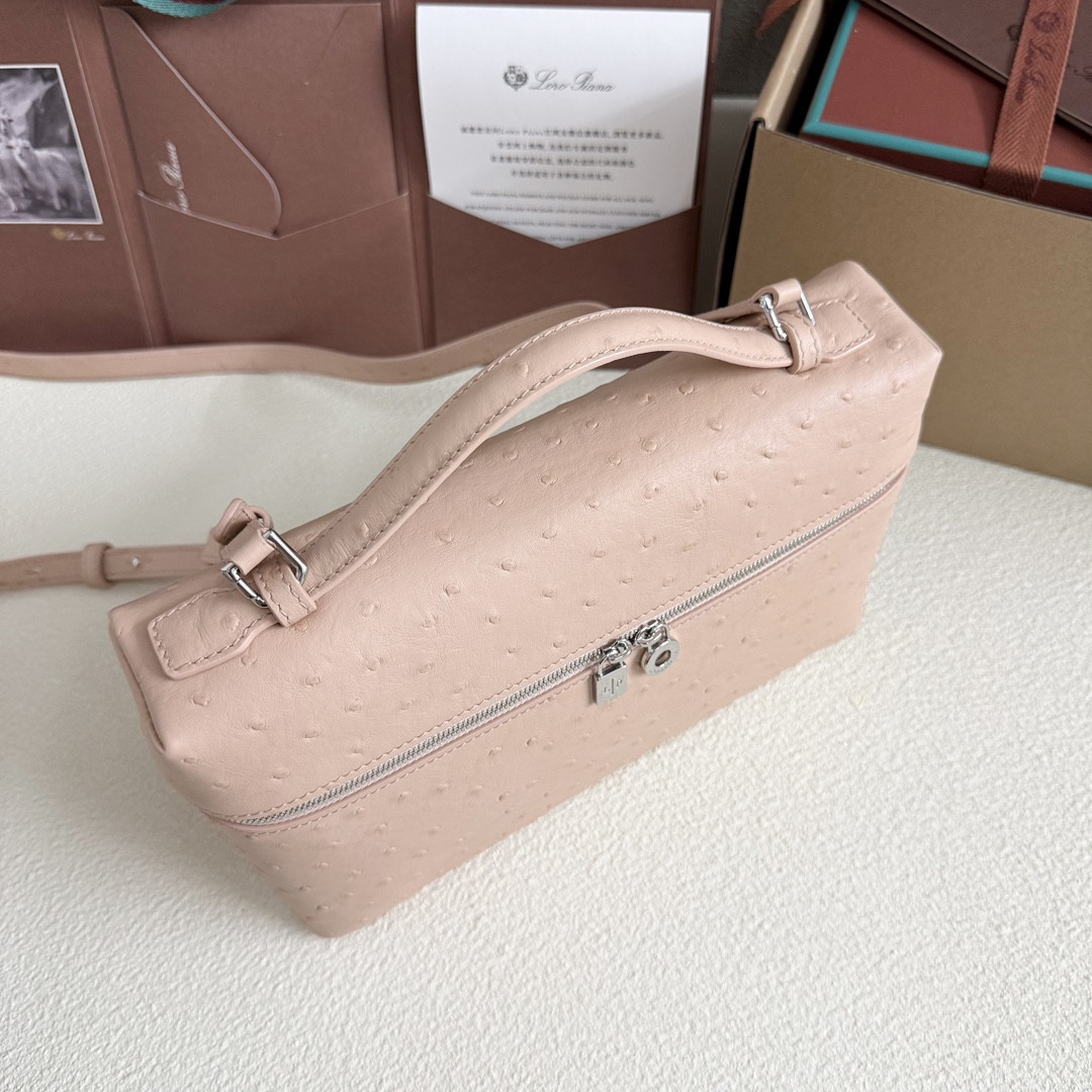 L0r0 P1ana Extra Pocket L27 Ostrich-grained Leather 16x27x10cm