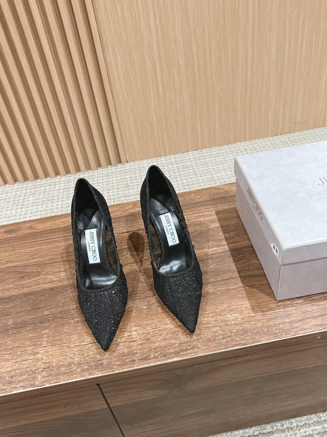 UA J1m*y Ch00 Pumps