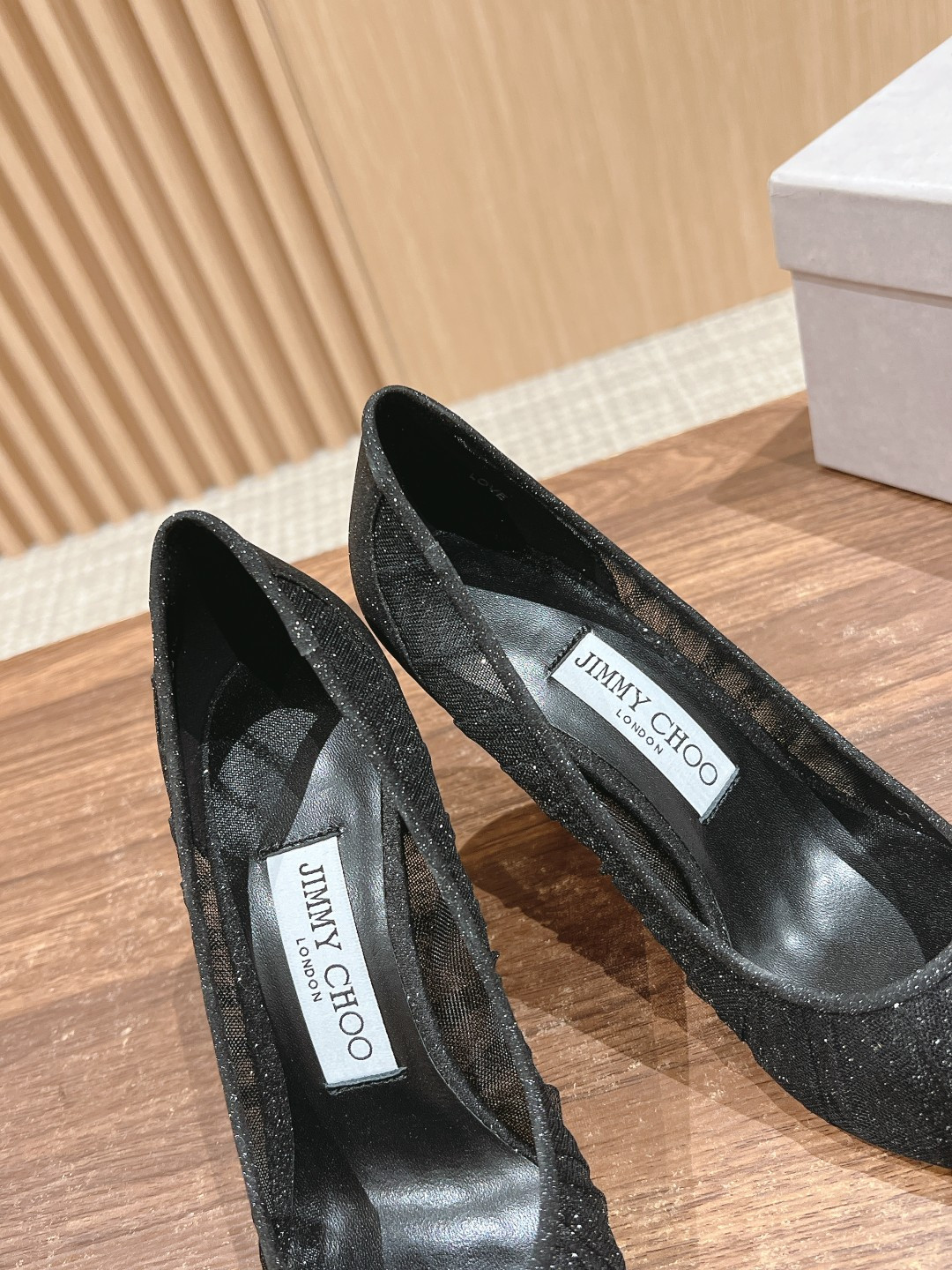 UA J1m*y Ch00 Pumps