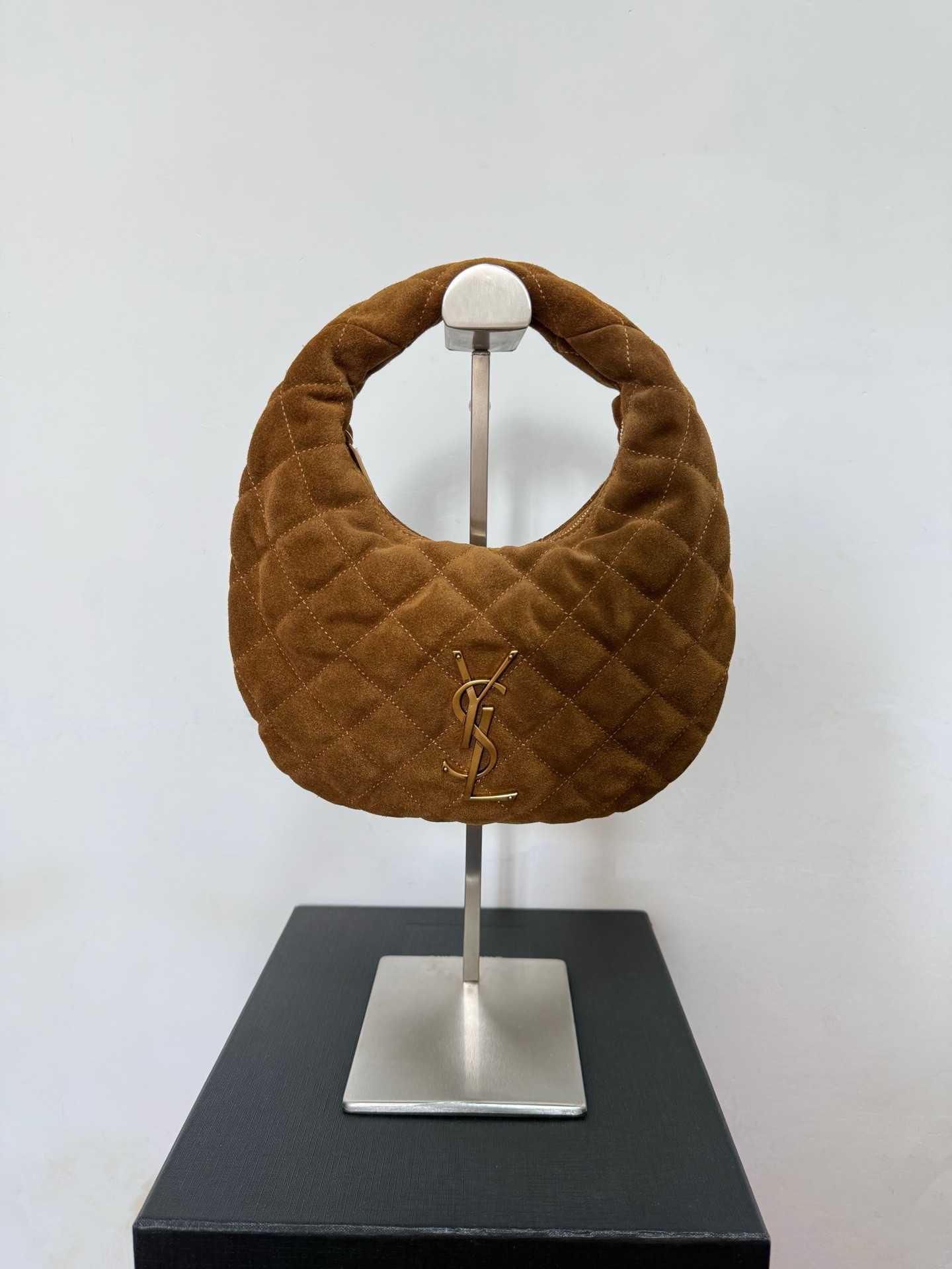 Y51 ICARINO in Quilted Suede 17x15.5x3cm