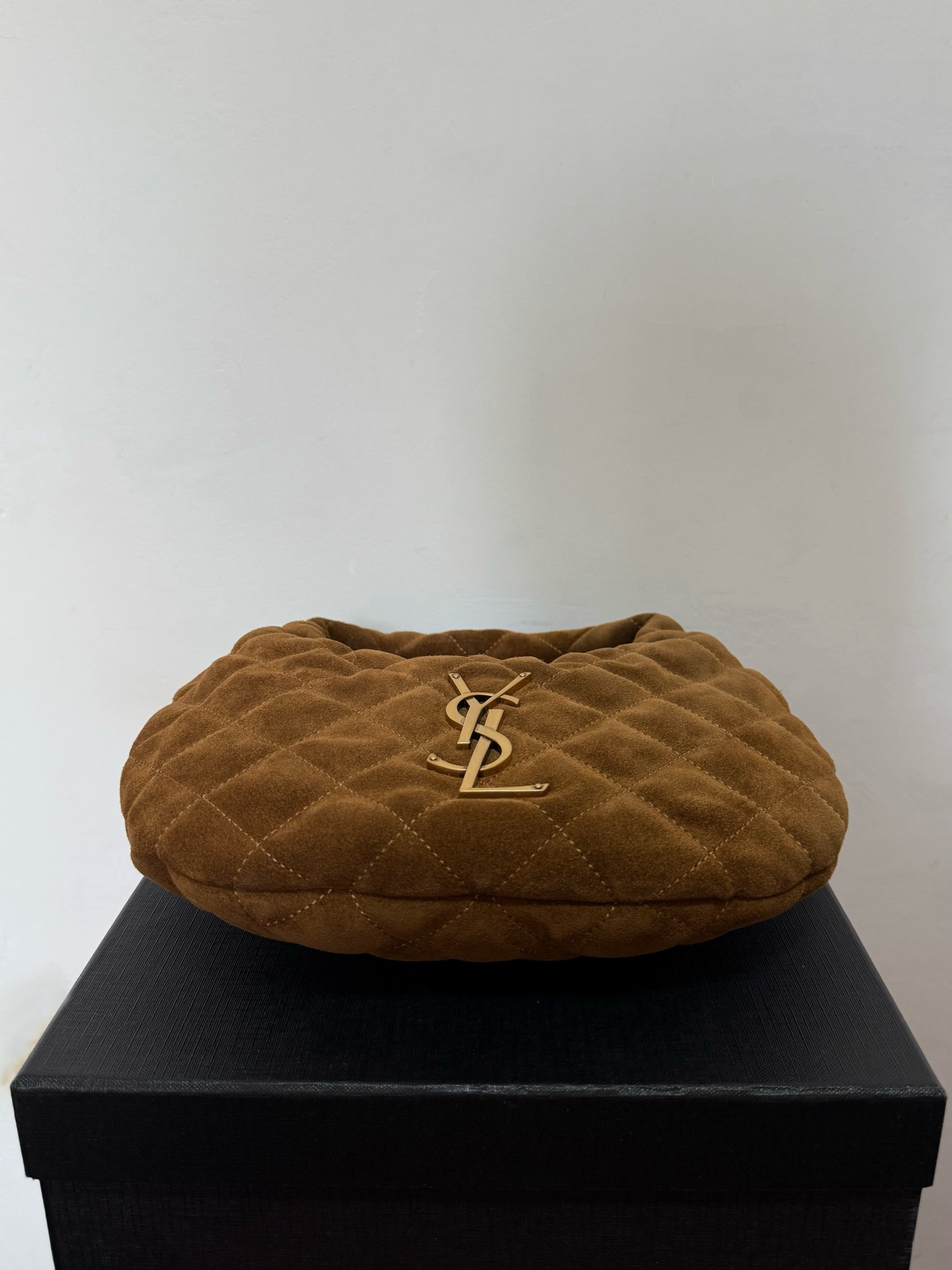 Y51 ICARINO in Quilted Suede 17x15.5x3cm