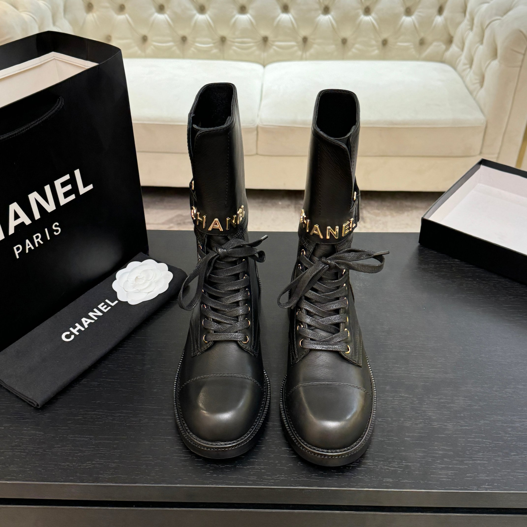 UA Ch**el Boot