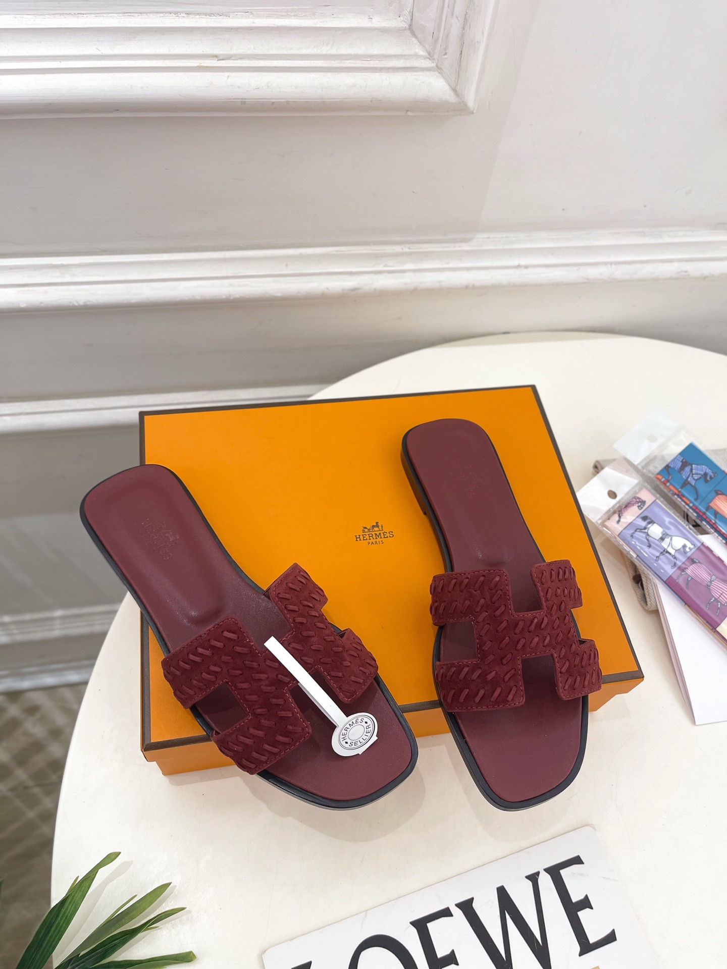 UA H**me5 Oran sandal
