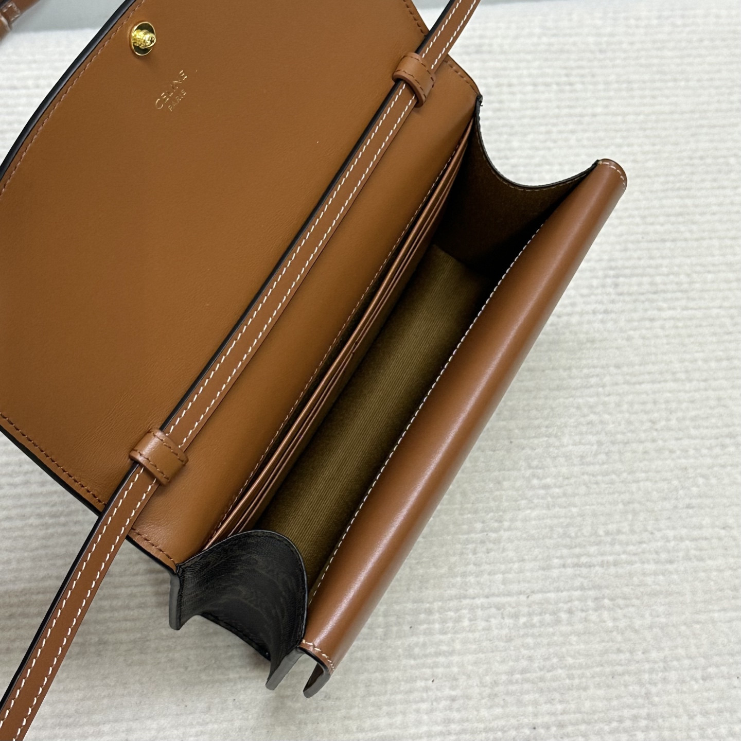 Ce1i*e DUO WALLET ON STRAP IN Triomphe Canvas and Calfskin 20x13x6cm