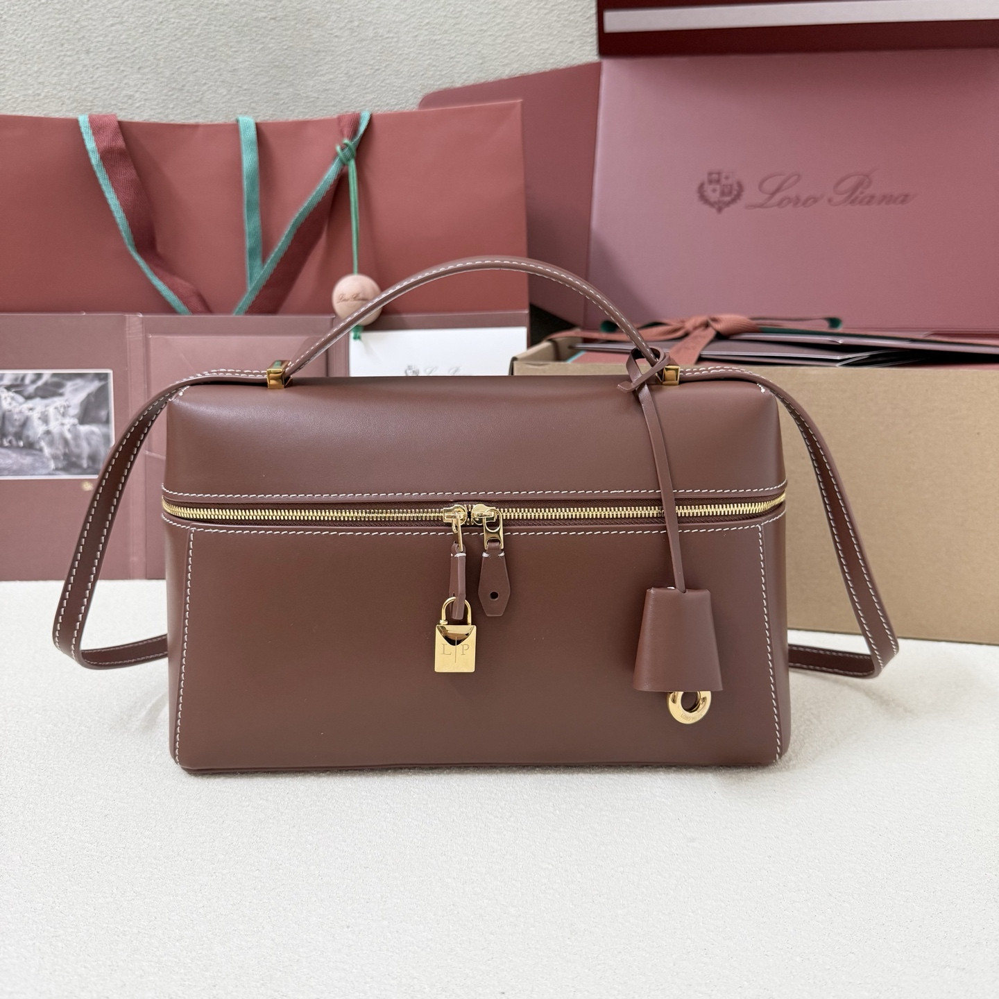 L0r0 P1ana Extra Pocket L27 16x27x10cm
