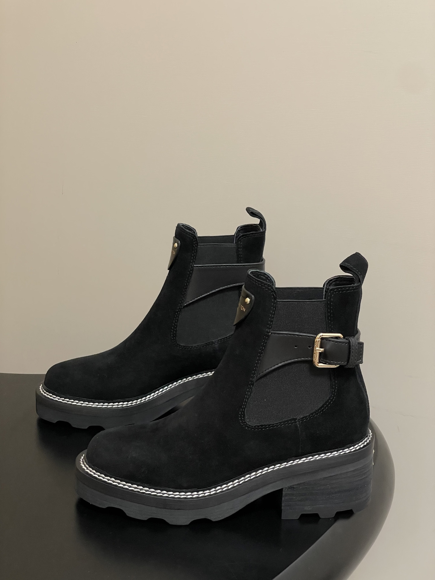 UA LV BEAUBOURG Ankle Boots