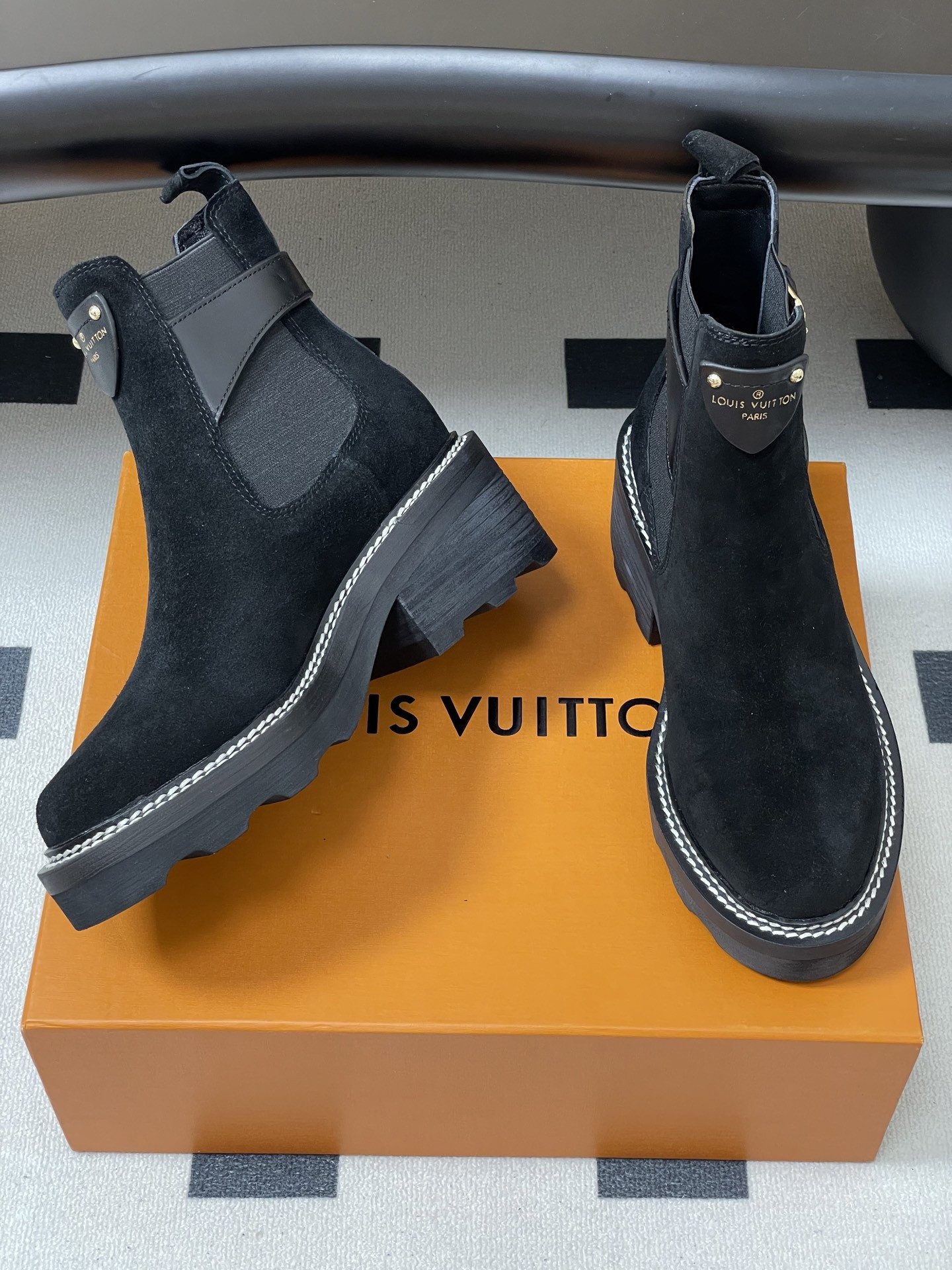 UA LV BEAUBOURG Ankle Boots