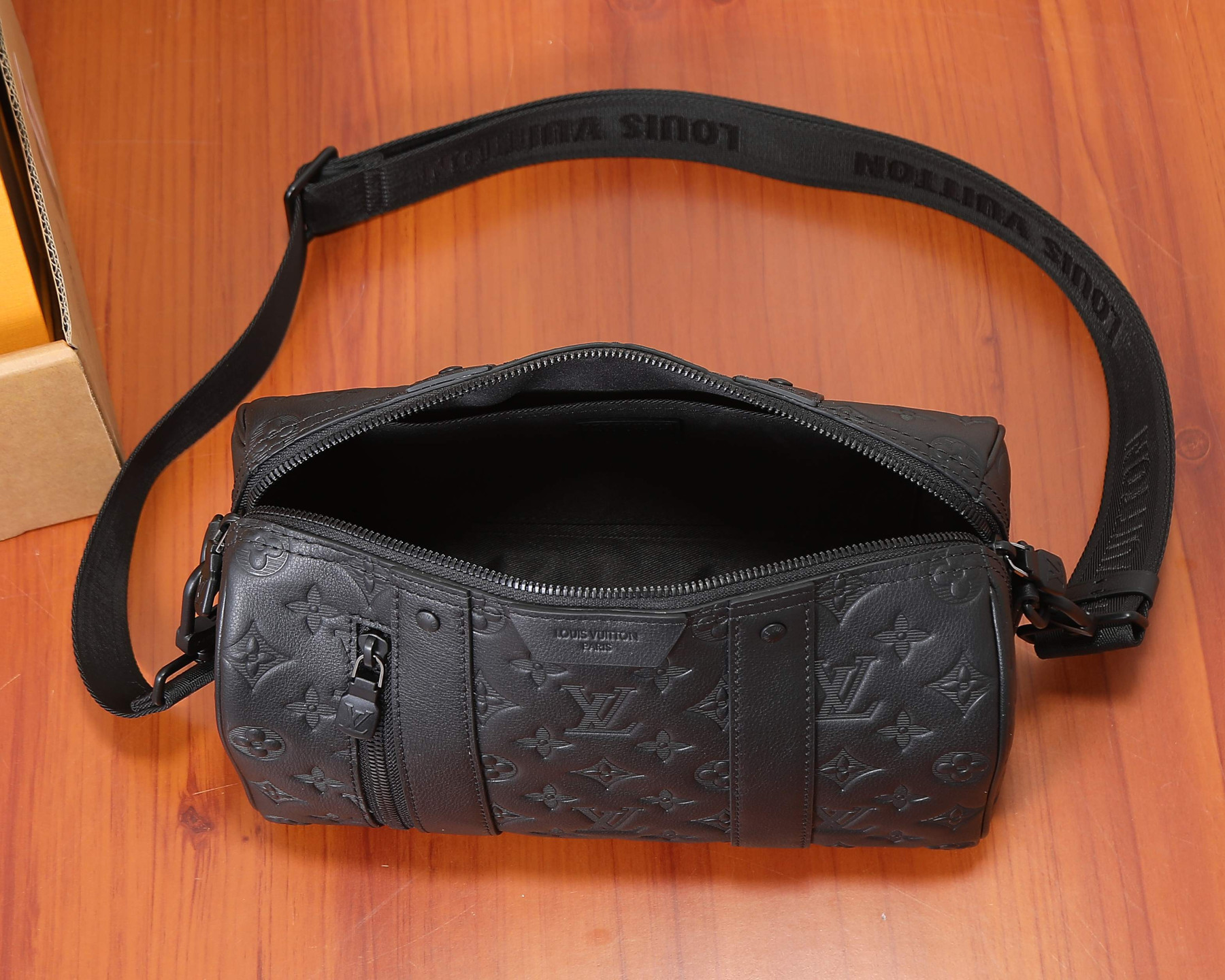 LV City Keepall M26750 27.5x16.5x15cm