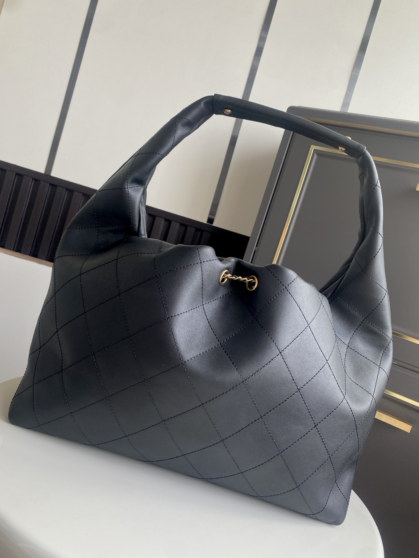 Ch**el Large Hobo Bag 30x12x45cm