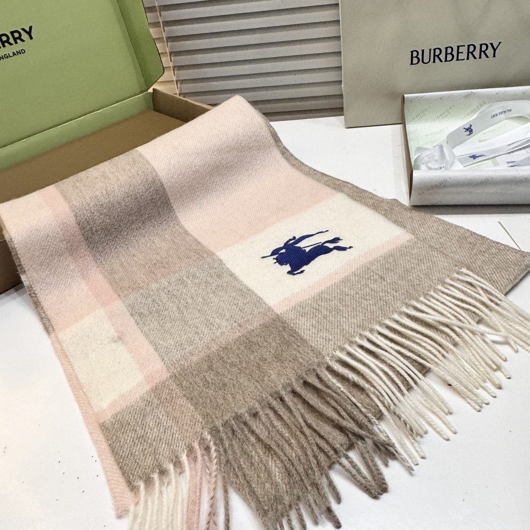 Bv*b*rry Ripple-patterned scarf 32x200cm