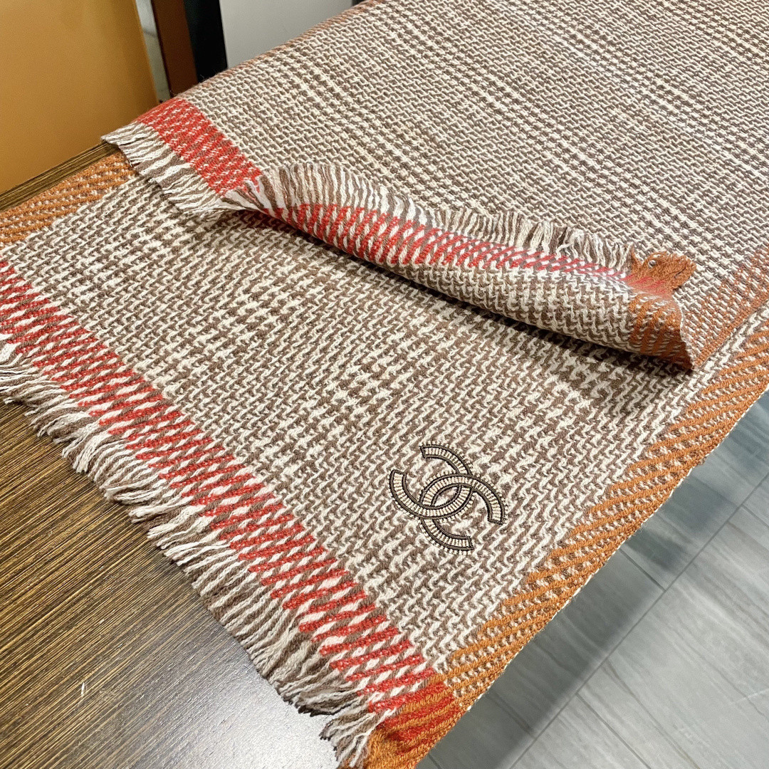 Ch**el scarf 38x200cm 100% wool