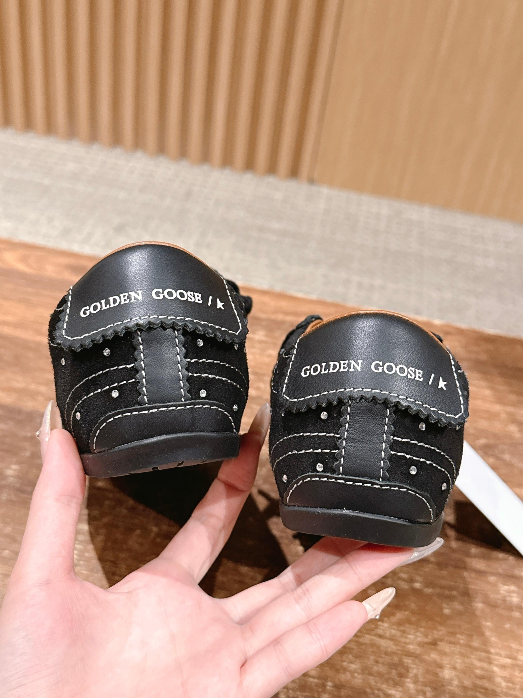 UA G01den G003e True-Star in Black Suede Sneaker