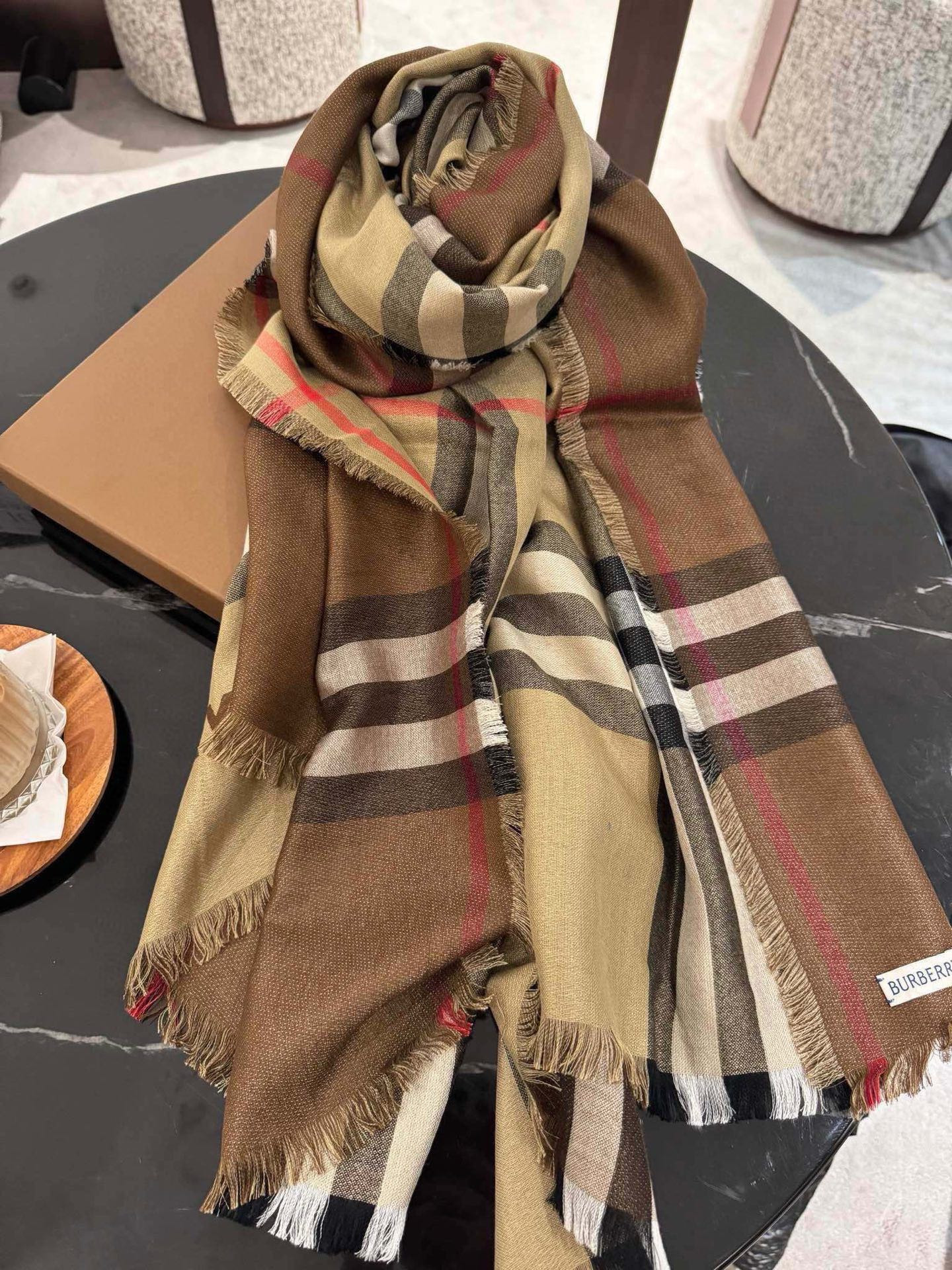 Bv*b*rry scarf 70x220cm