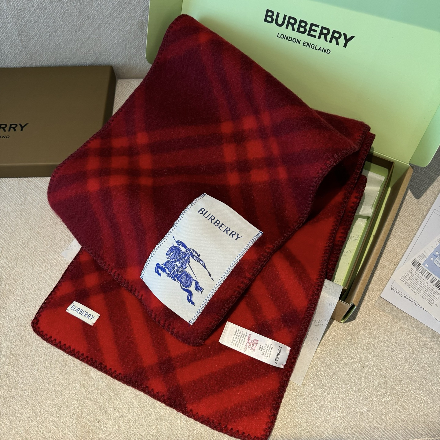 Bv*b*rry scarf 30x182cm 100% wool