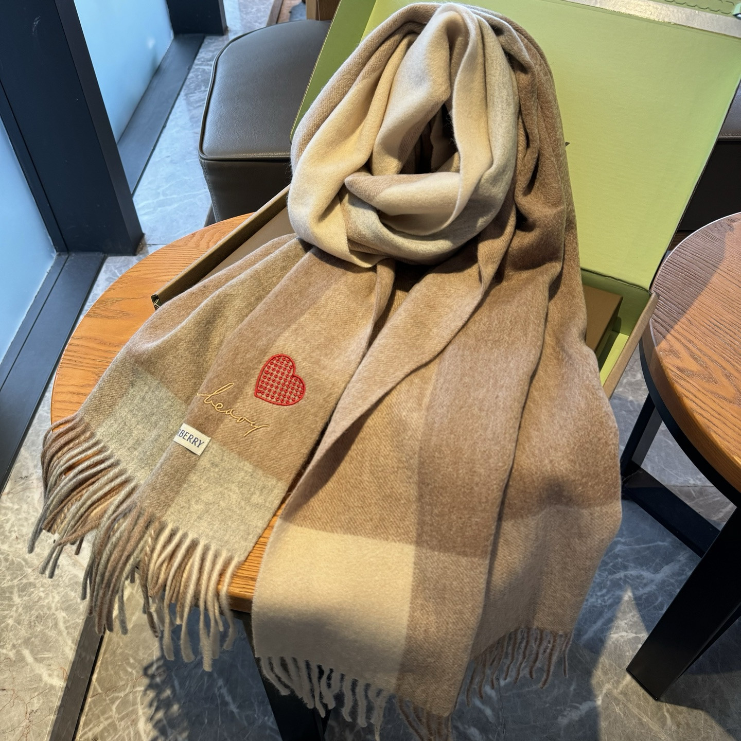 Bv*b*rry scarf 60x180cm 100% lambswool