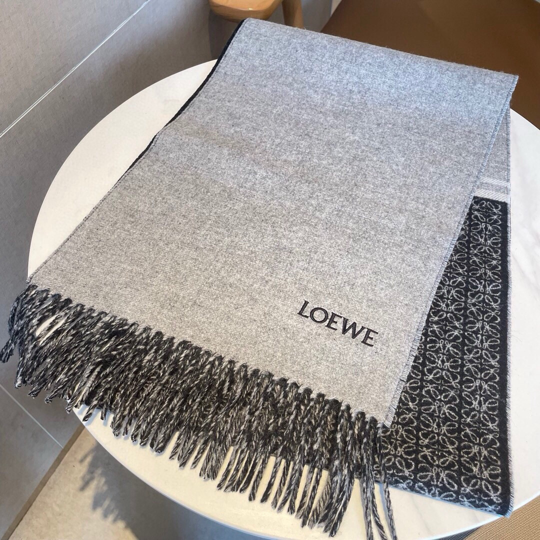 L0ew* scarf 30x182cm 90% wool 10% cashmere