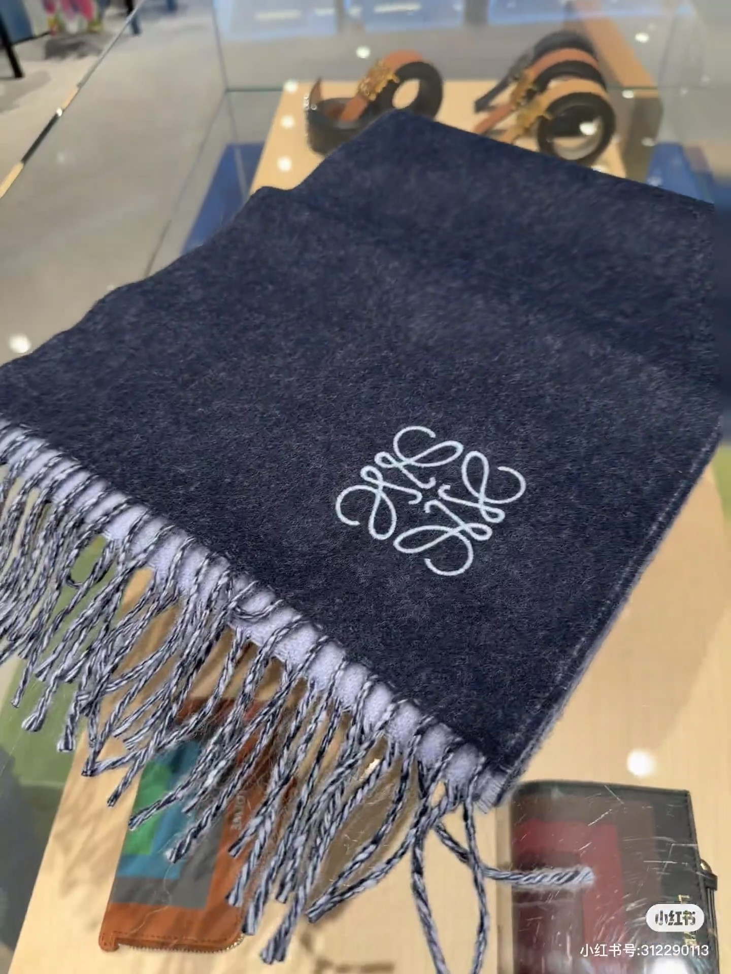 L0ew* scarf 35x190cm 100% lamb cashmere