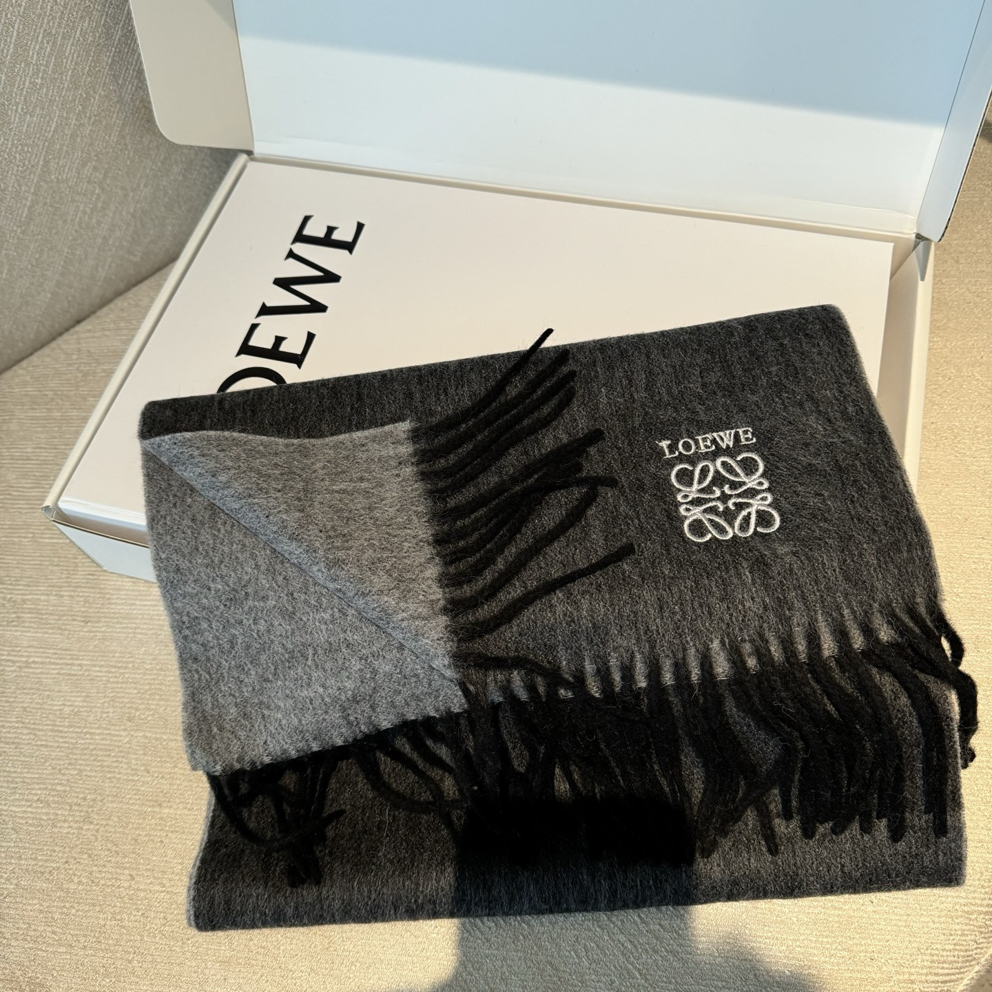 L0ew* scarf 30x180cm