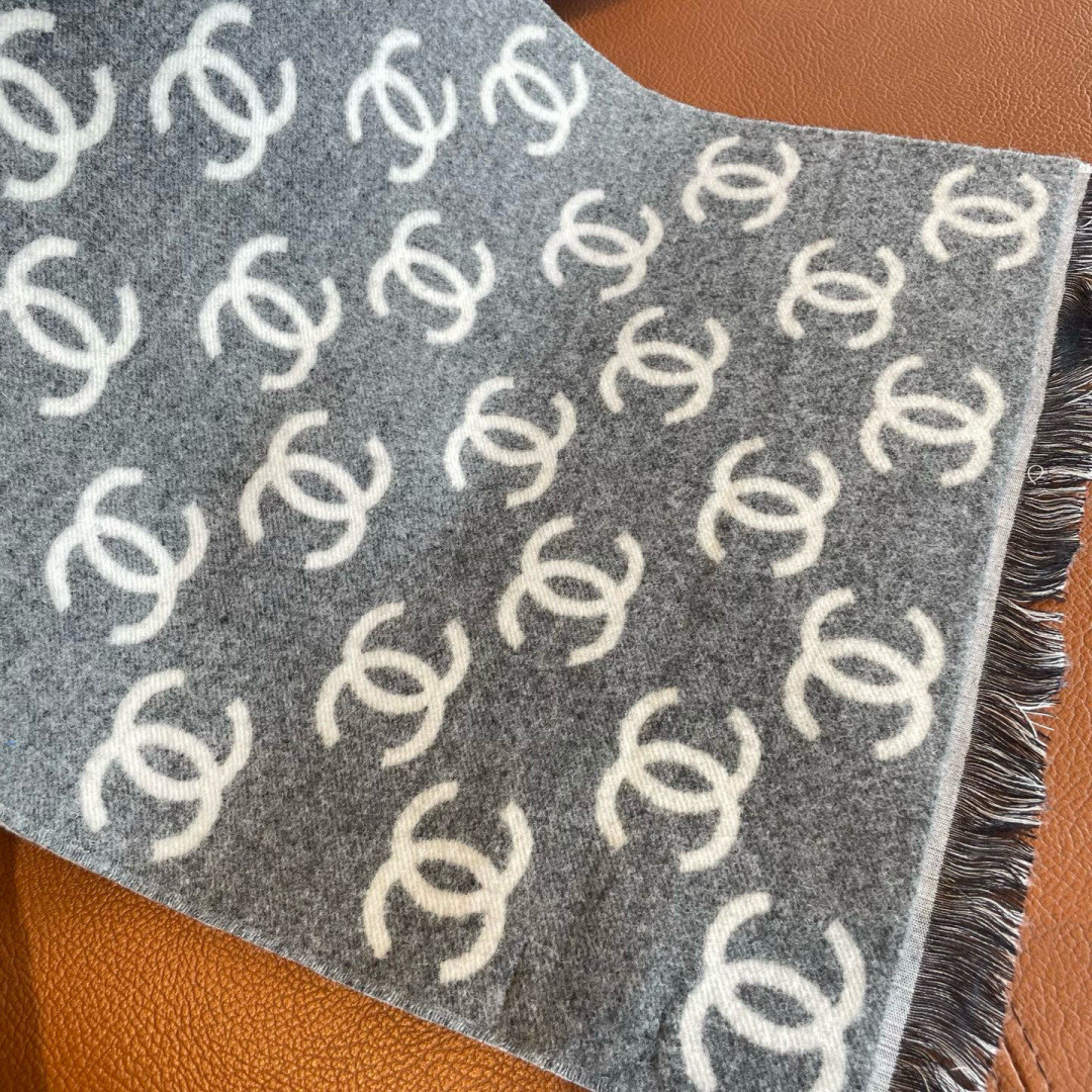 Ch**el scarf 35x180cm 95% wool 5% cashmere