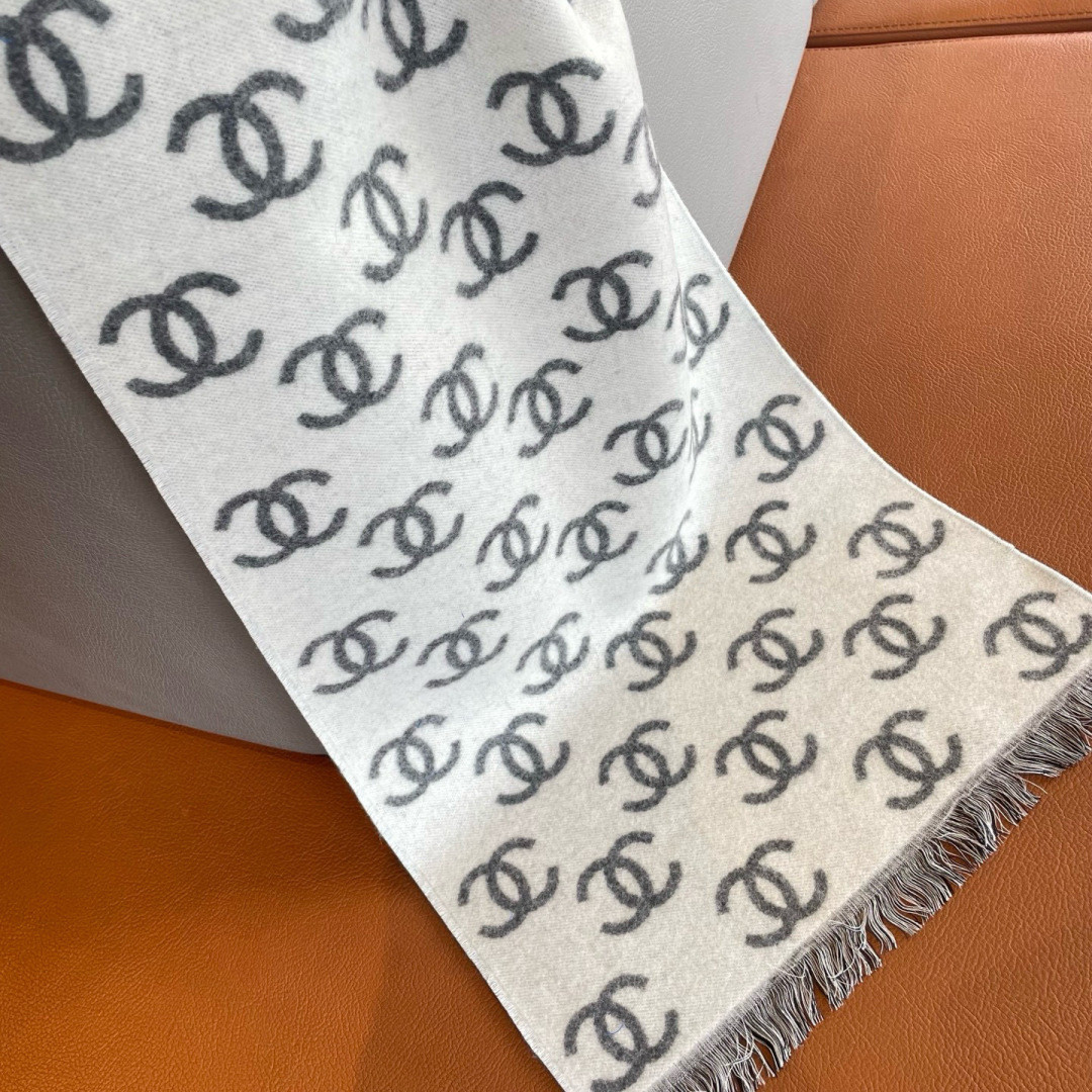 Ch**el scarf 35x180cm 95% wool 5% cashmere
