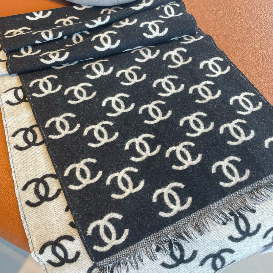 Ch**el scarf 35x180cm 95% wool 5% cashmere